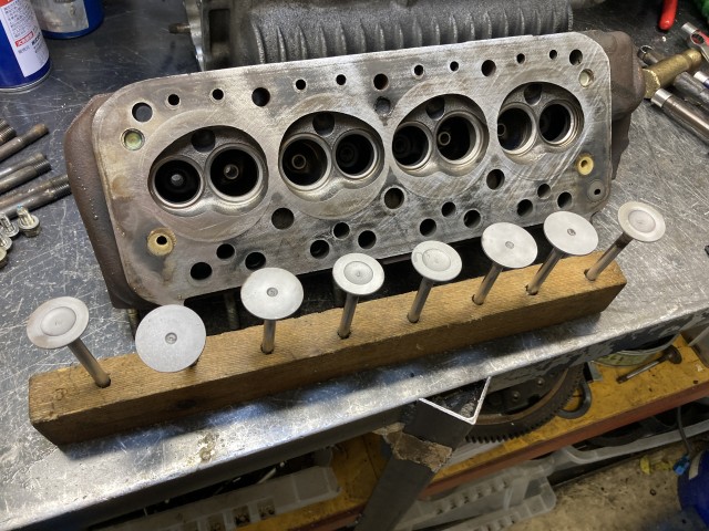 ローバーミニ シリンダーヘッド